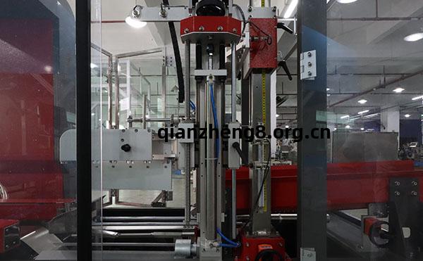 角(jiao)邊(bian)全(quan)自(zi)動封箱(xiang)機,全自動(dong)封(feng)箱(xiang)機,封箱(xiang)機,高(gao)臻(zhen)智(zhi)能(neng)