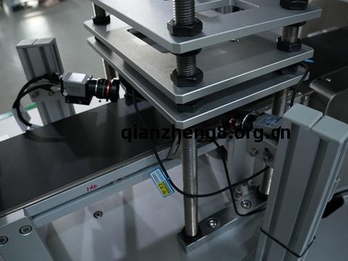 緊固(gu)件aoi光(guang)學檢(jian)測(ce)設備(bei),AOI光(guang)學檢(jian)測(ce)設備(bei),外(wai)觀視覺(jiao)檢(jian)測(ce)設備(bei)